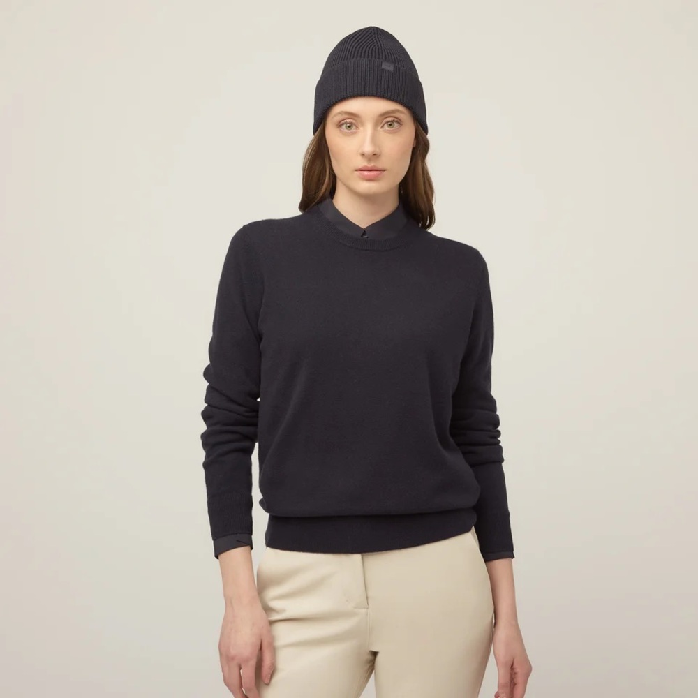 NWT‎ Tilley Cashmere Crewneck Sweater in Black Size Medium